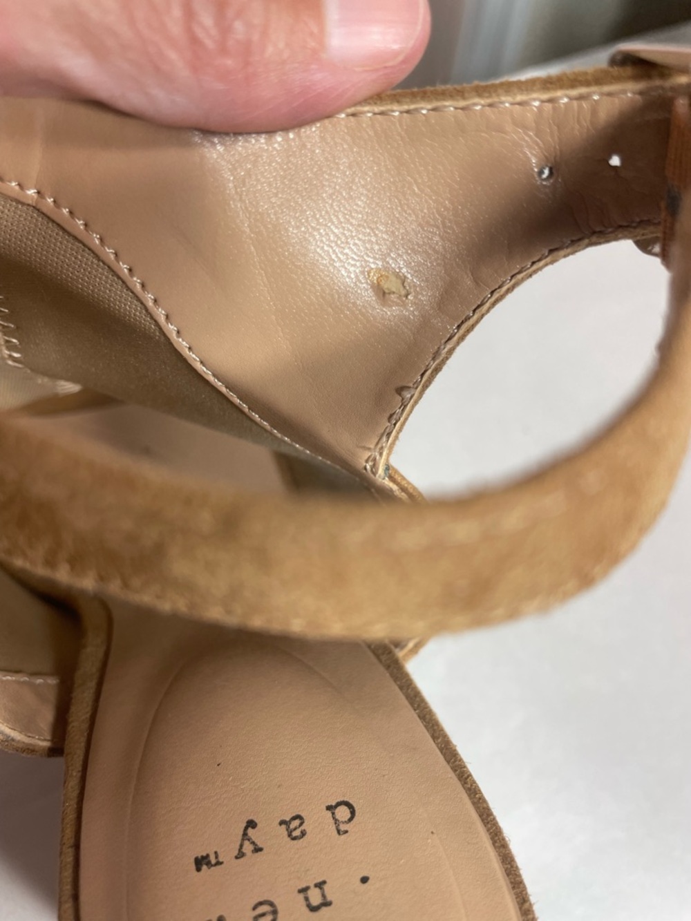 A New Day Tan Suede Block Heel Sandals‎ Open Toe Buckle Strap Size 6 - Picture 11 of 11